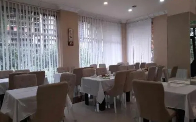 Royal Palace Hotel