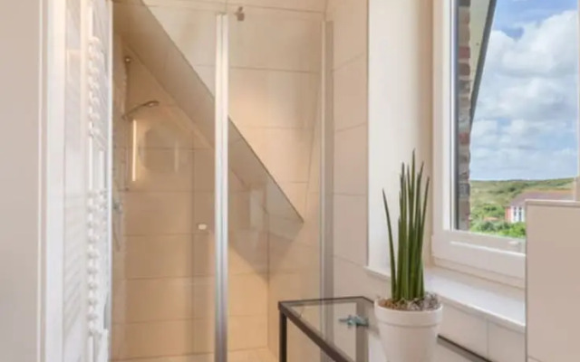 Dunenhuus West Modern Retreat