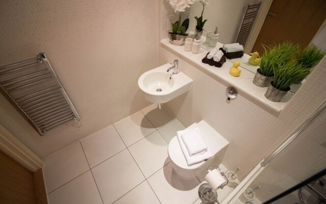 South Quay Apartment One