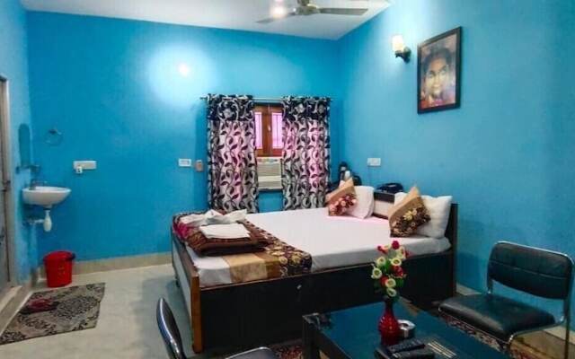 Hotel Anand Lok