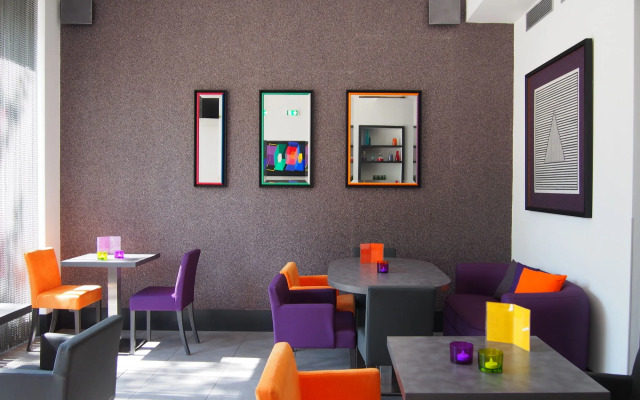 Porte de Versailles Hotel