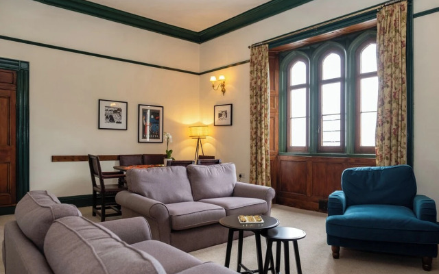 Watermouth Castle, Penn-curzon Apartment