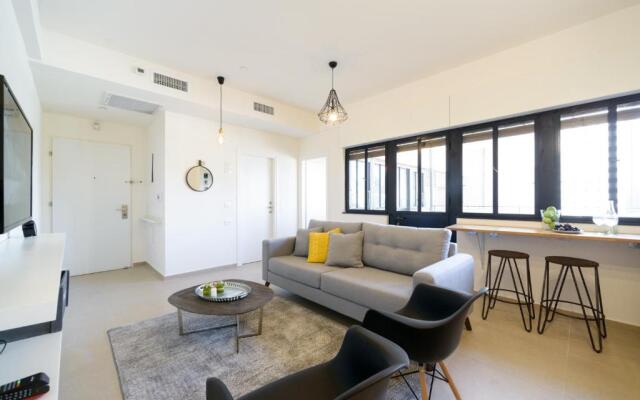 16 HaRakevet Street - By Beach Apartments TLV