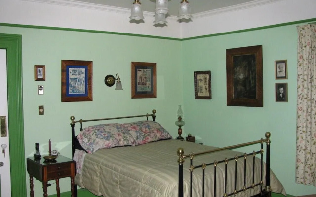 Gower Manor Historical Bed & Breakfast
