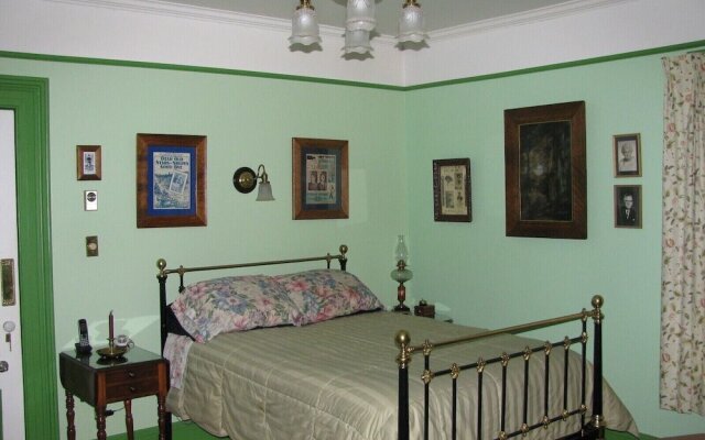 Gower Manor Historical Bed & Breakfast