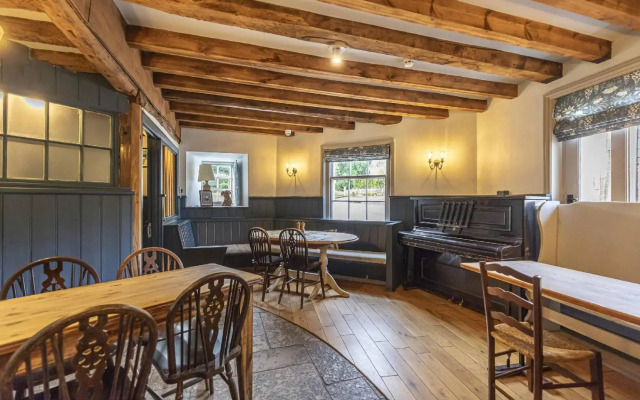 The Fleur de Lys Inn