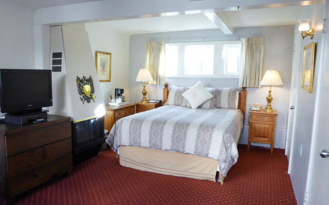 Carmel Fireplace Inn