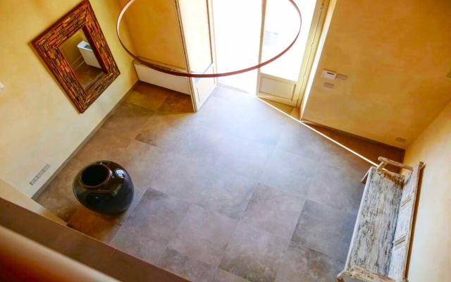 Trilo Classic Modern Apt Close to Pistoia