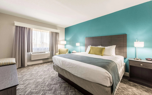 Best Western Plus Sebastian Hotel & Suites