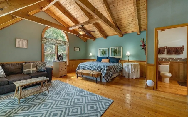 Sweet Magnolia 2 Bedroom Home