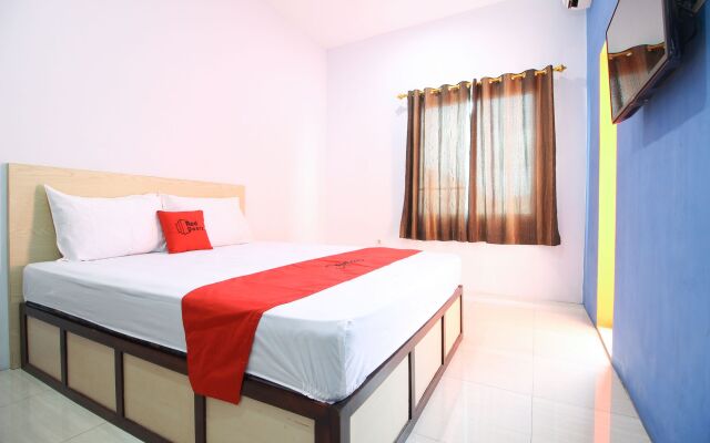 RedDoorz Plus near Lippo Plaza Yogyakarta