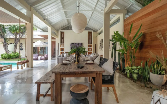 Villa Dreamer by Villa Finder