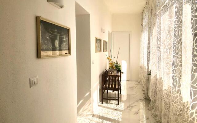 MB2 Apartment
