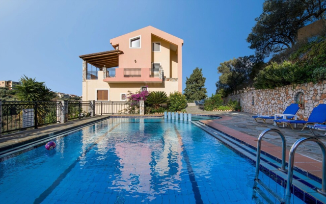 Villa Dimosthenis 4 Bedrooms With Private Pool