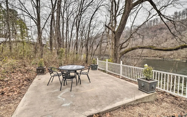 Riverside Studio: Trophy Trout Fishing On-site