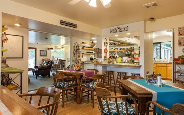 Hillside House Bed and Breakfast