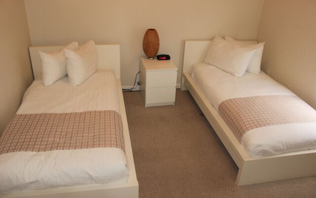 ACO - Universal Boulevard