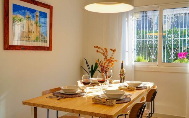 San Sebastian Apartment with Patio by Hello Apartments Sitges
