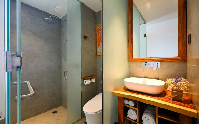 Sky Gem Central Hotel