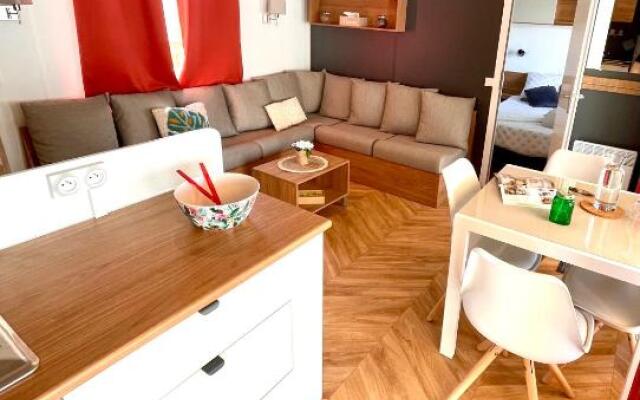 Mobil-home tout beau tout neuf, camping 4*, plage à pied !