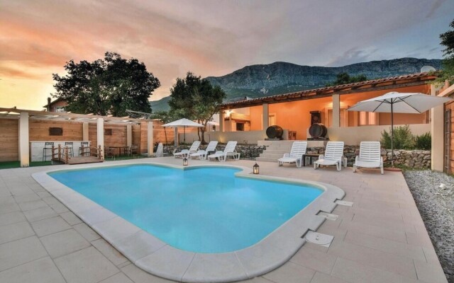 Nice Home in Kastel Sucurac With Wifi and 4 Bedrooms