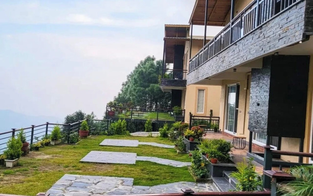 The Cozy Acorn Resort