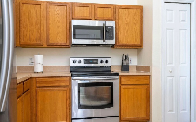 Amazing 6 Bedrooms With Pool