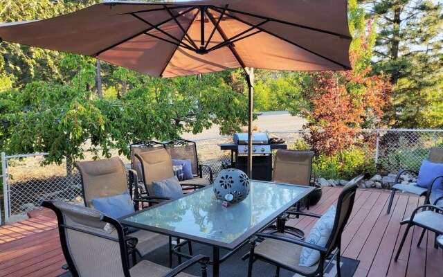 Prosecco Palazzo At Peachland 1 Bedroom Home by Redawning
