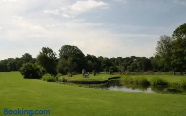 Studio's Parklake