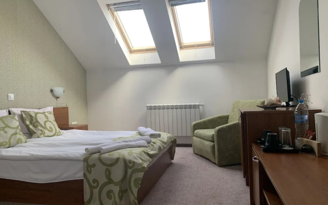 Granat Apartments