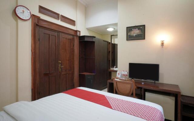 OYO 804 Ndalem Maharani Guest House
