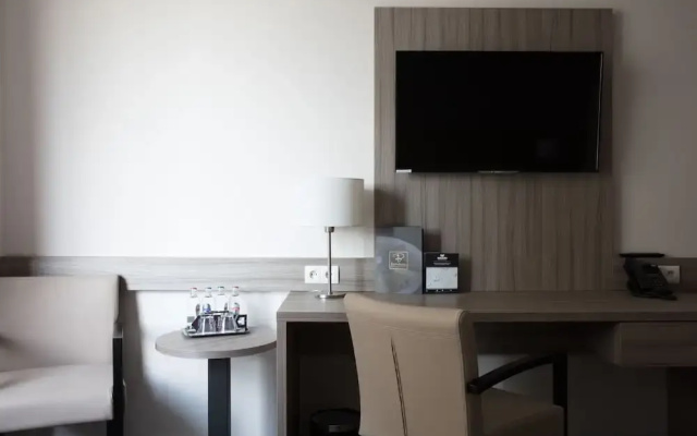 Mezzo Hotel & Business