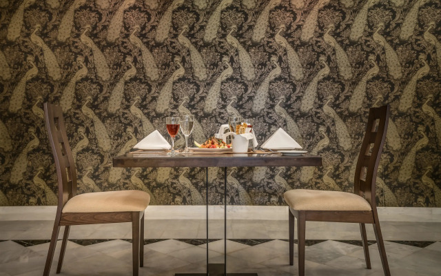 Elegance Luxury Executive Suites - Adults Only