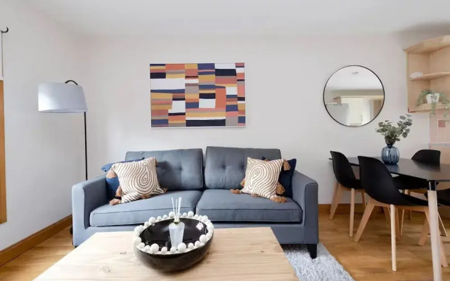 Bright&Cosy Flat near Scottish Gallery