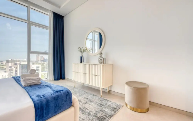 Urban 1BR w Golf Course Views