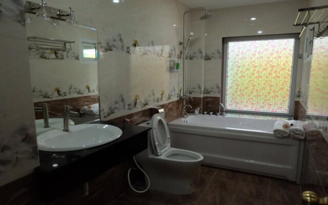 Spring Hung Anh Hotel