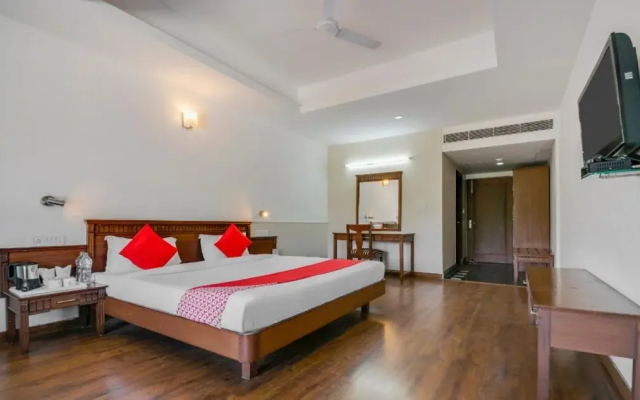 Rex Hotel by OYO