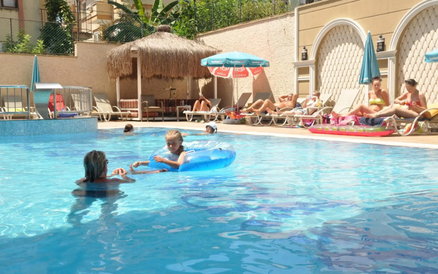 Lavinia Apart Hotel