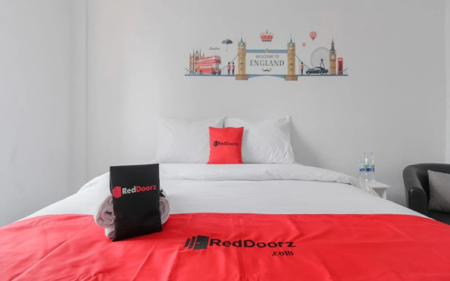 RedDoorz Plus near Taman Rasuna Menteng