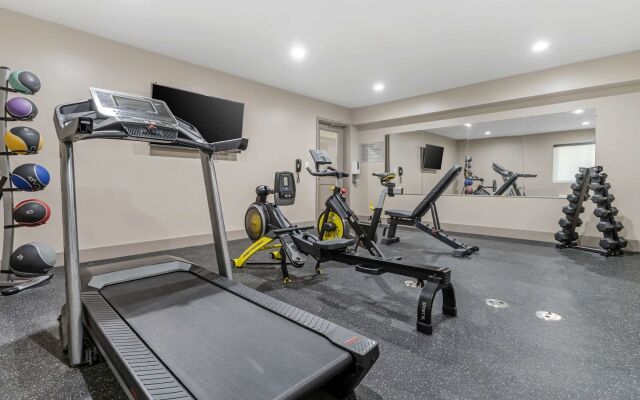 Country Inn & Suites by Radisson, Vallejo Napa Valley, CA