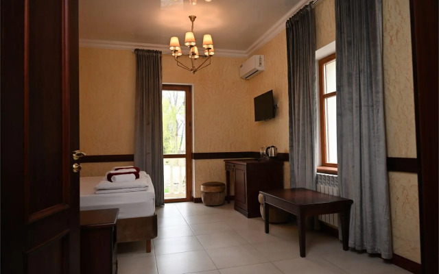 Dzhubga Park Hotel (former Dzhubga Boarding House)