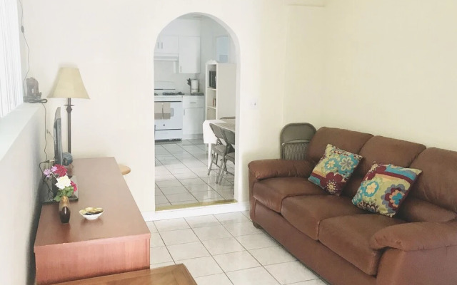 Entire 3 Bedrooms Guest House Close Beach Downtown