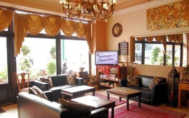 Paris Hotel