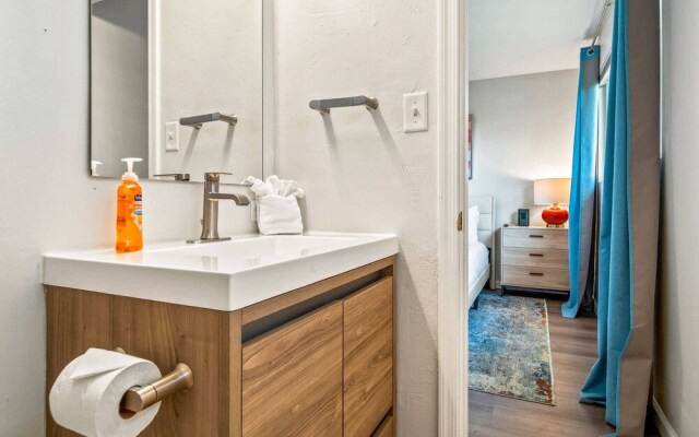 5BR Sleeps 10 Hot Tub Fire Pit Games & Walk to ASU
