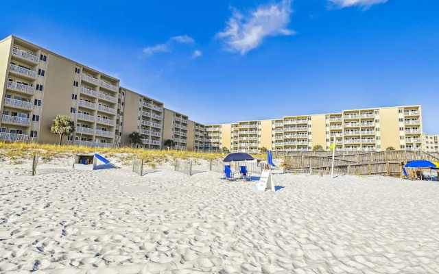 Holiday Surf & Racquet 614 2 Bedroom Condo by RedAwning