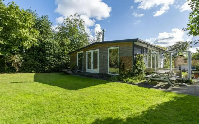 Modern and Luxurious Bungalow