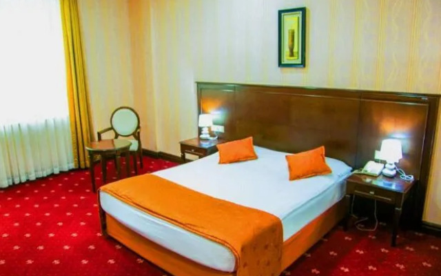 Чарлак Отель