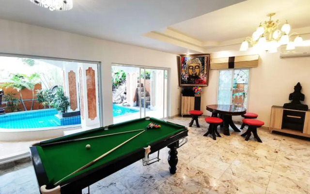 JOOPLAND Luxury Pool Villa Pattaya Walking Street 6 Bedrooms