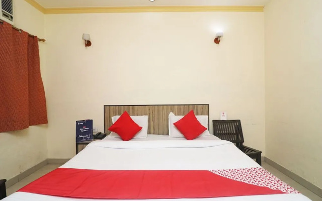 OYO 24951 Vaibhav Palace