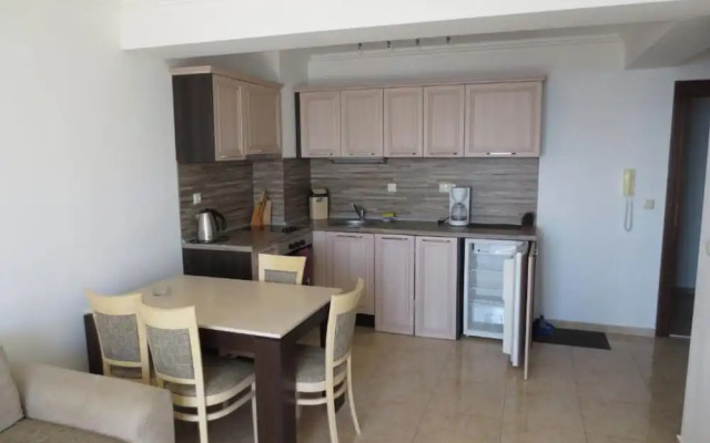 LAZUR 1-5 Apart Complex